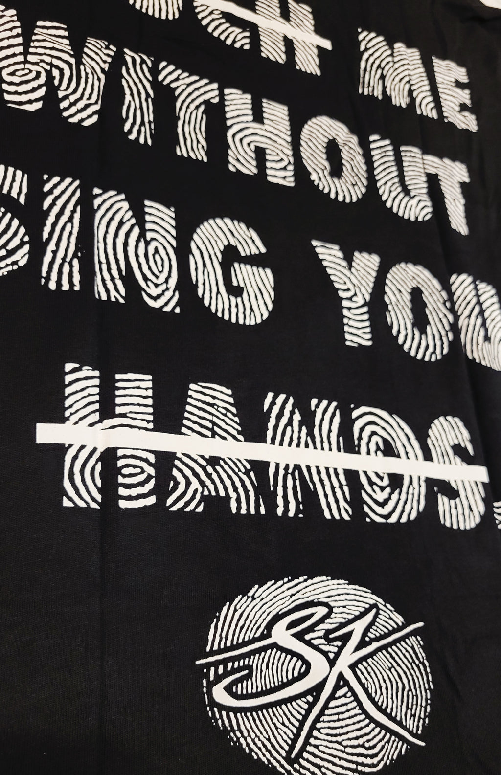 Black and white "Touch me" Fingerprint Energy tee